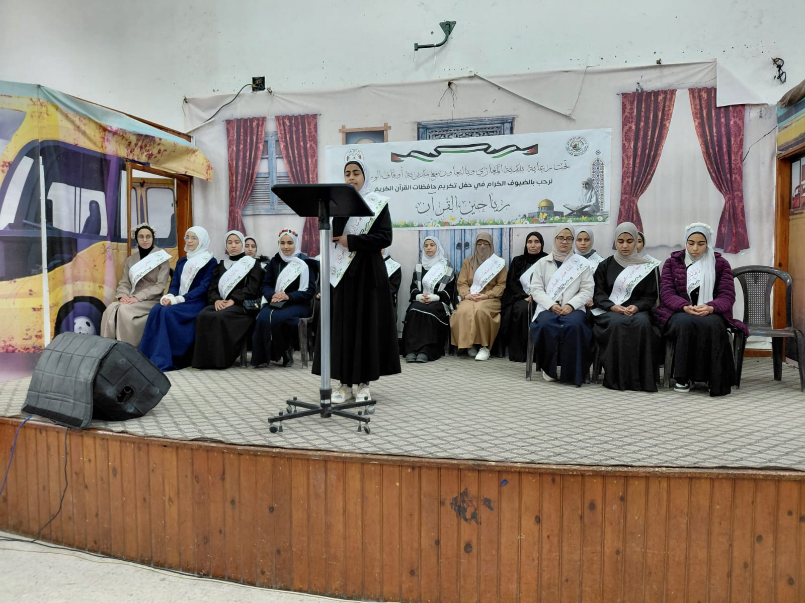  غزة تحتفي بتخرج عدد من حافظات القرآن الكريم في مخيم المغازي