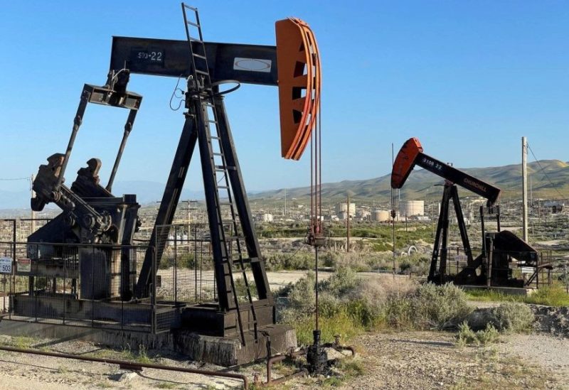 النفط يرتفع لكن برنت يتجه لتسجيل أطول سلسلة خسائر سنويةالنفط يرتفع لكن برنت يتجه لتسجيل أطول سلسلة خسائر سنوية