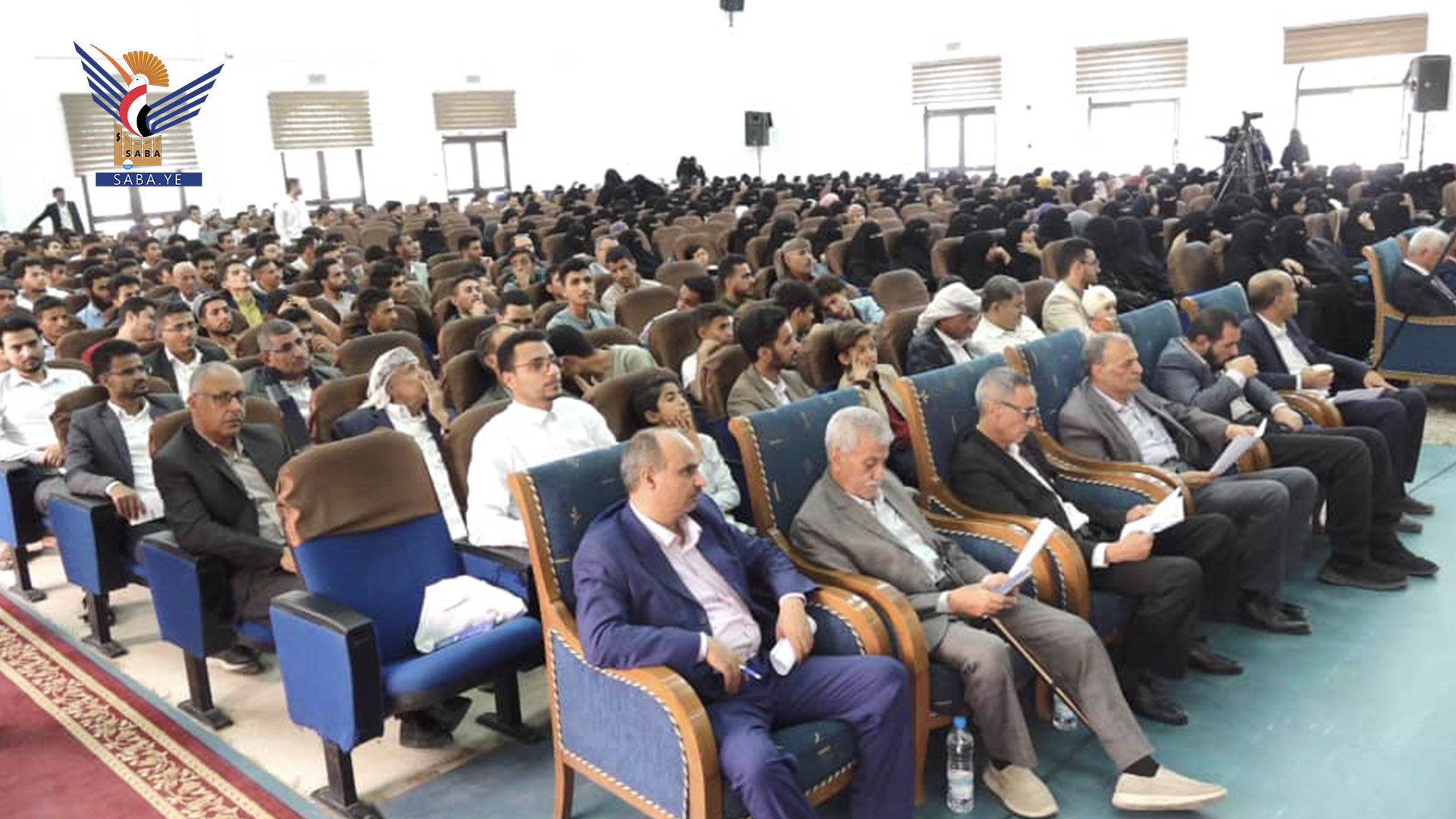 بدء أعمال المؤتمر العلمي العاشر والمعرض الدوائي التاسع للأبحاث الصيدلانية بجامعة صنعاء بدء أعمال المؤتمر العلمي العاشر والمعرض الدوائي التاسع للأبحاث الصيدلانية بجامعة صنعاء