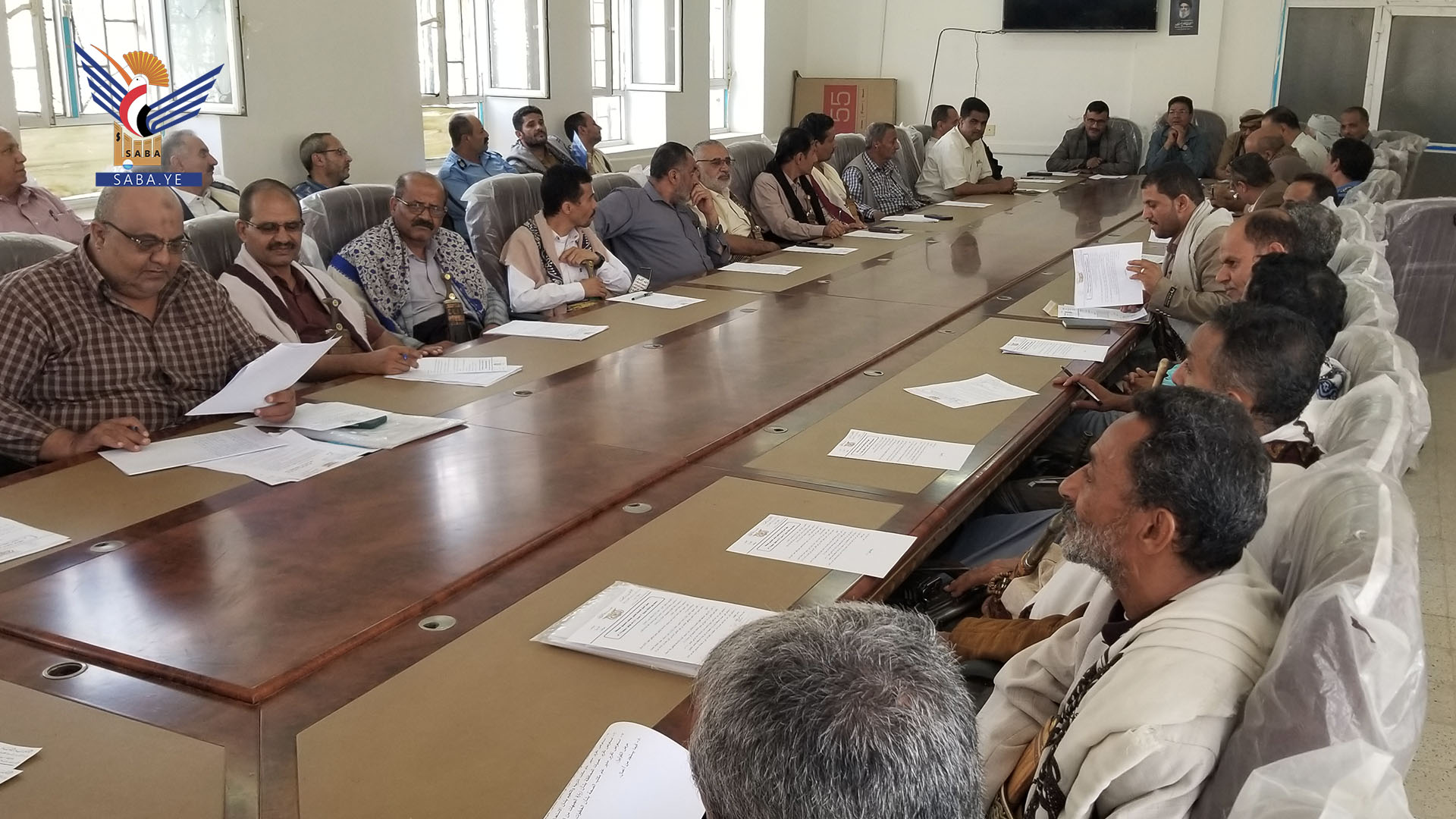 تنفيذي البيضاء يناقش آليات تعزيز الأداء ومستوى الانضباط الوظيفي