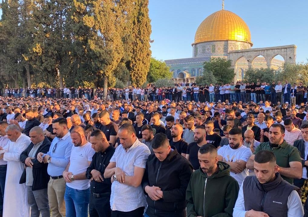 نحو 50 ألف فلسطيني يؤدون صلاة الجمعة في المسجد الأقصى