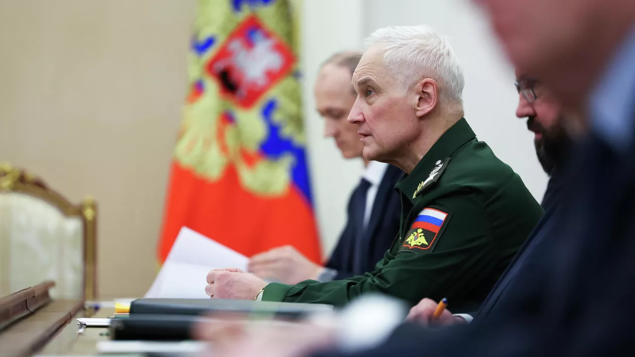 وزير الدفاع الروسي يصل إلى كوريا الشمالية في زيارة عمل