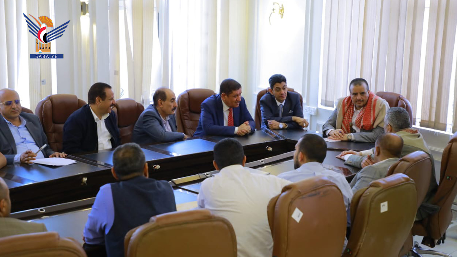 اجتماع يناقش أوضاع مصانع المياه والعصائر