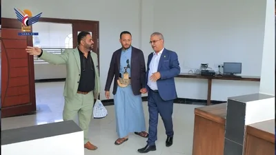 رئيس جامعة إب يتفقد تجهيزات افتتاح معمل الابتكارات بكلية الطب والعلوم الصحية