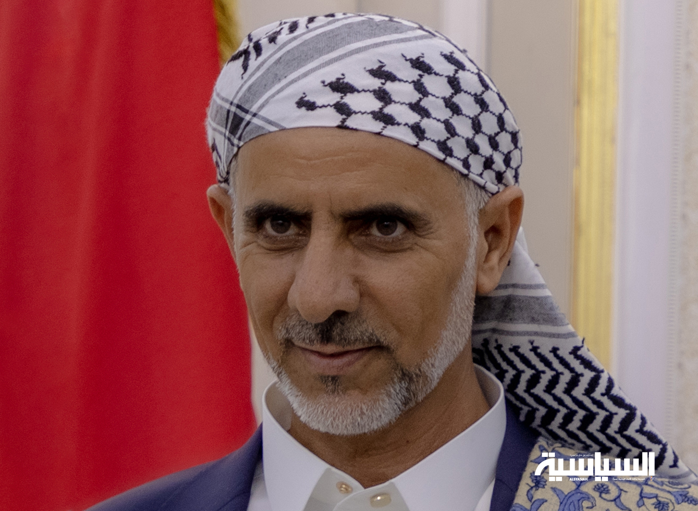 العلامة مفتاح يعزّي مستشار المجلس السياسي محمد أنعم في وفاة والده