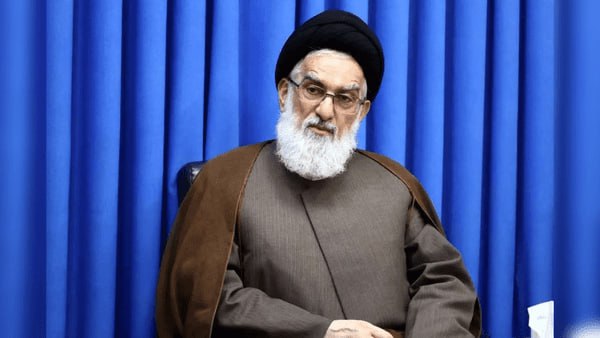 عضو بمجلس الخبراء القيادة في إيران: سيتم اختيار القائد الجديد قريبا