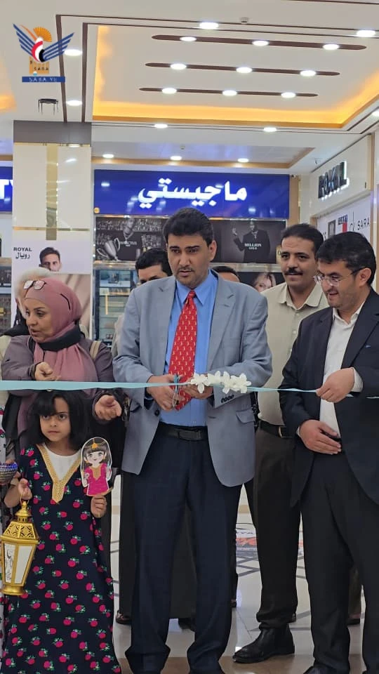 بازار ومعرض تشكيلي لمؤسسة شهرزاد ومركز الديرة مول لمنتجات الأسر المنتجة