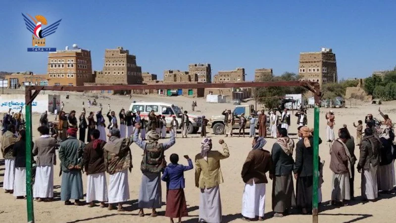 وقفات شعبية في الجوف وفاء للشهداء واستمرارا في التعبئة