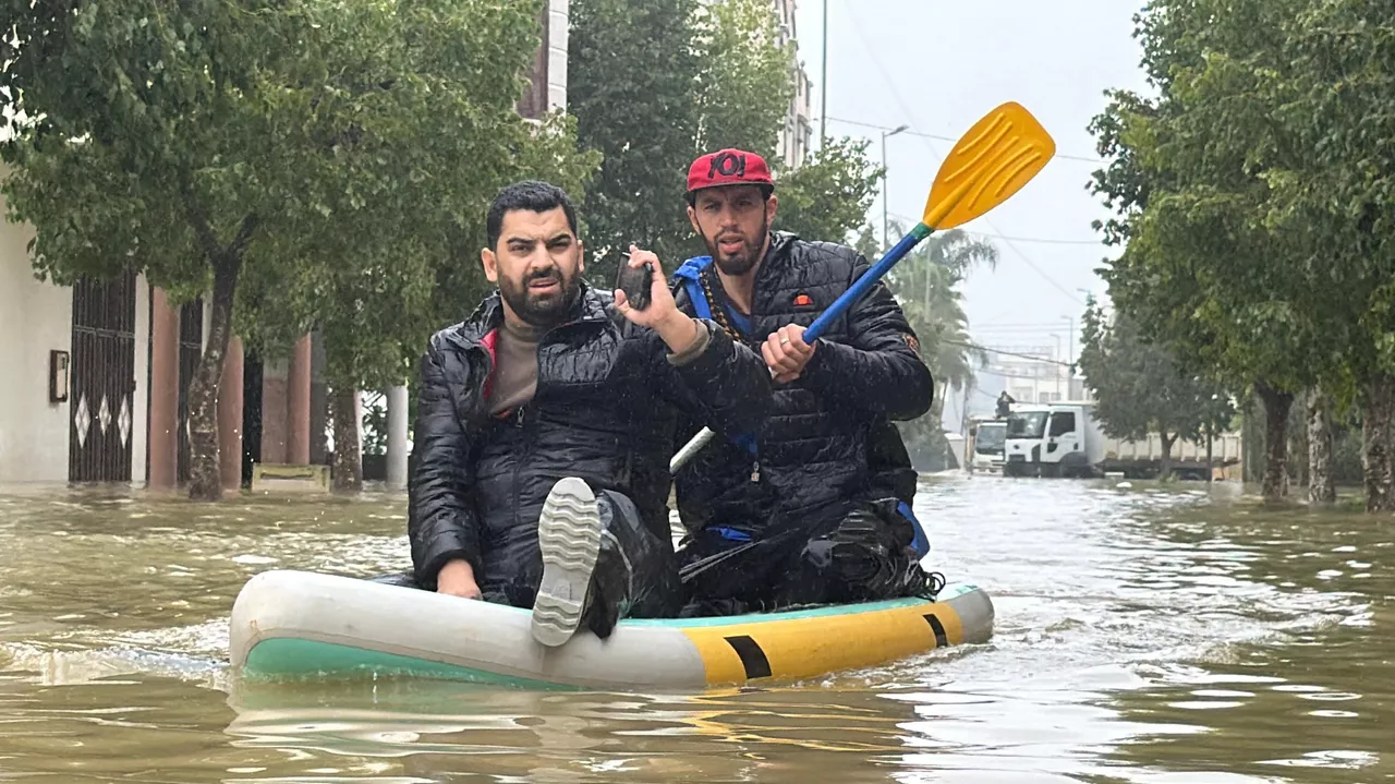 المغرب يعلن أربعة أقاليم في البلاد "مناطق منكوبة" بسبب الفيضانات