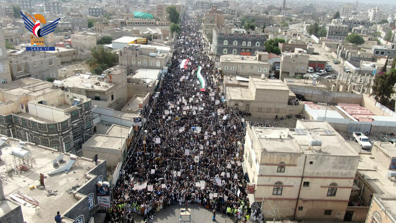 مسيرات حاشدة في ذمار ثباتًا مع غزة ورفضًا لصفقات الخداع والخيانة