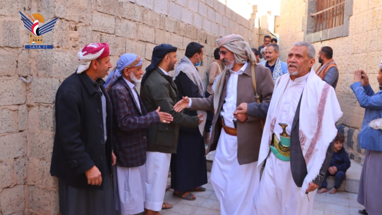 نائب وزير الإدارة والتنمية المحلية يتفقد المطبخ الخيري بحي الحصبة الشمالي بأمانة العاصمة