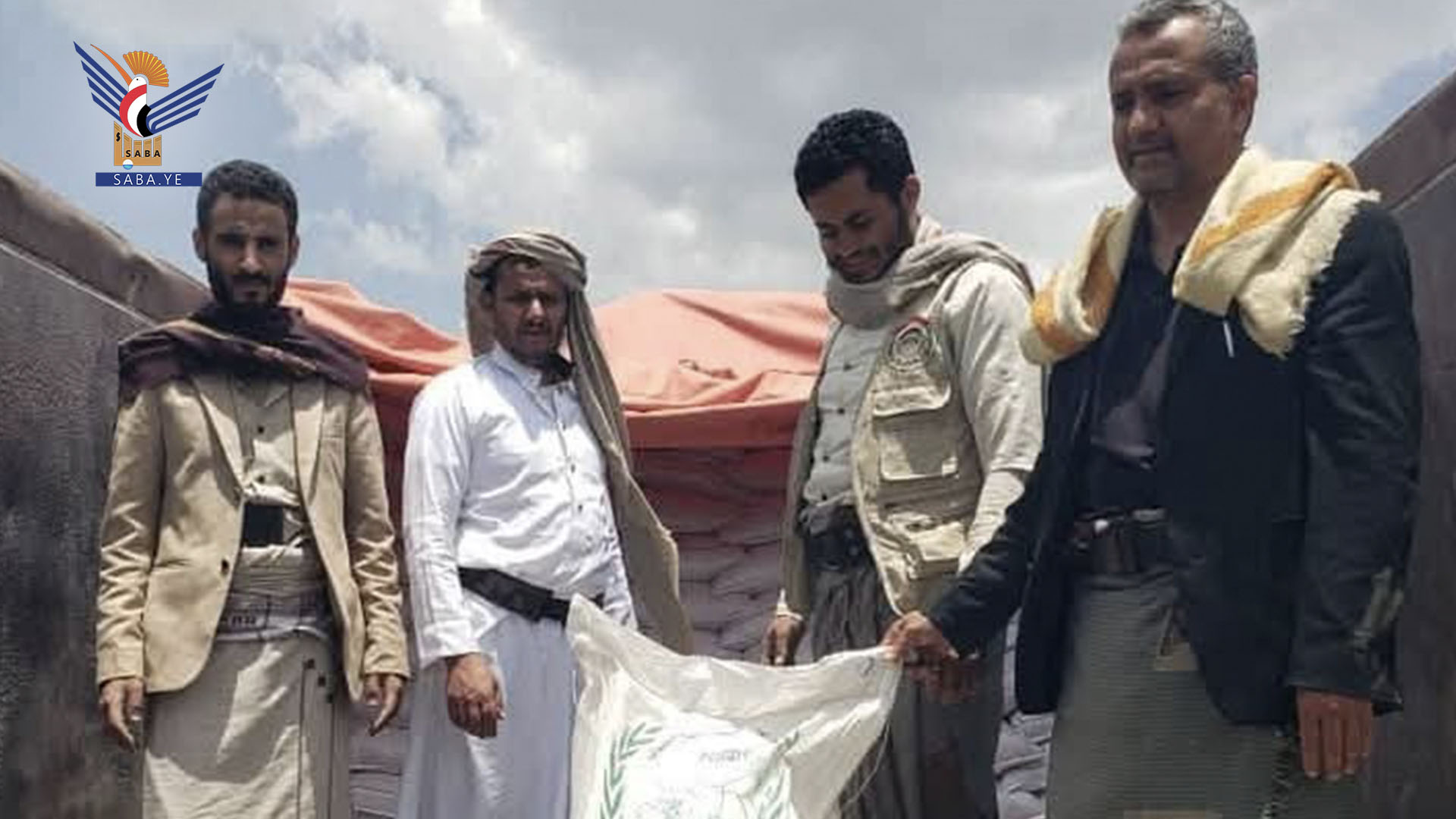 توزيع 37 طناً بذور محسّنة للجمعيات التعاونية لمنتجي الحبوب في إب