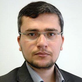 رضائي: مضيق هرمز سيبقى إيرانياً إلى الأبد ولن نتخلى عنه عبر المفاوضات
