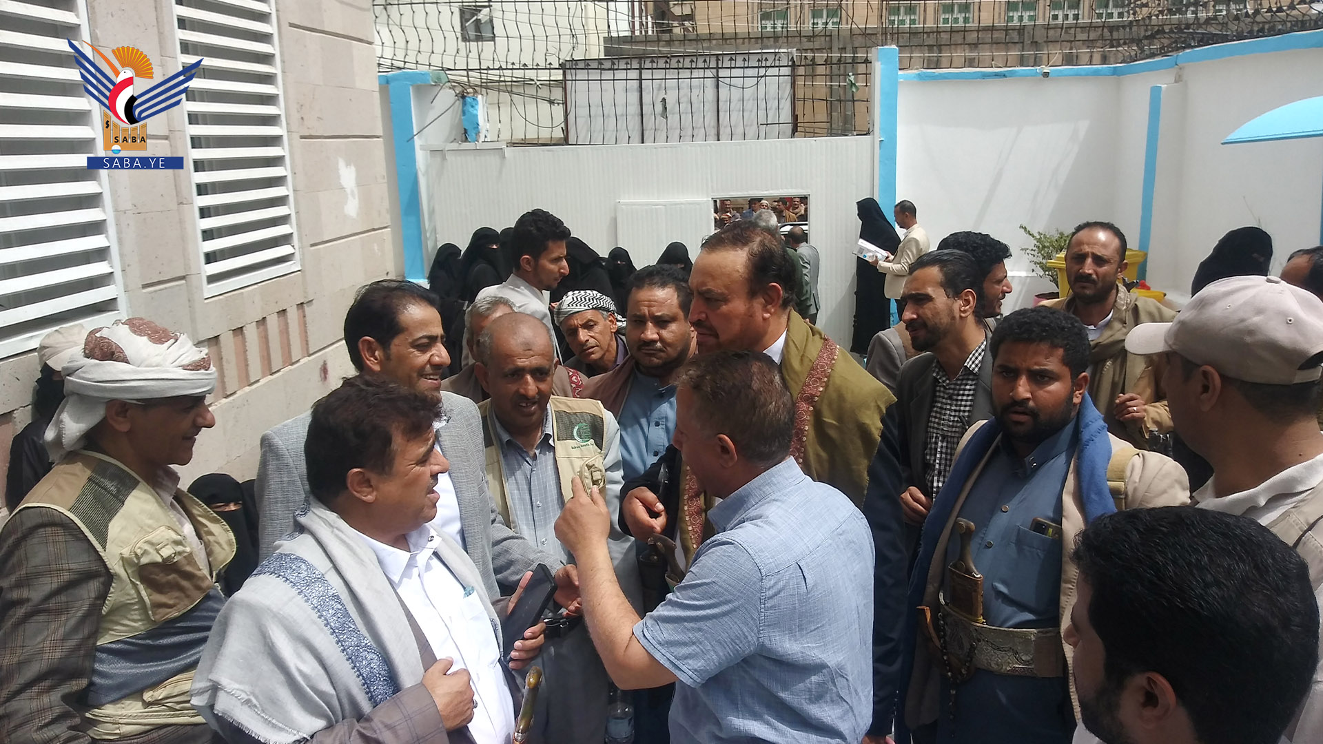 أمين العاصمة يُدّشن مخيم النور المجاني لإزالة المياه البيضاء بمجمع علاية الطبي أمين العاصمة يُدّشن مخيم النور المجاني لإزالة المياه البيضاء بمجمع علاية الطبي