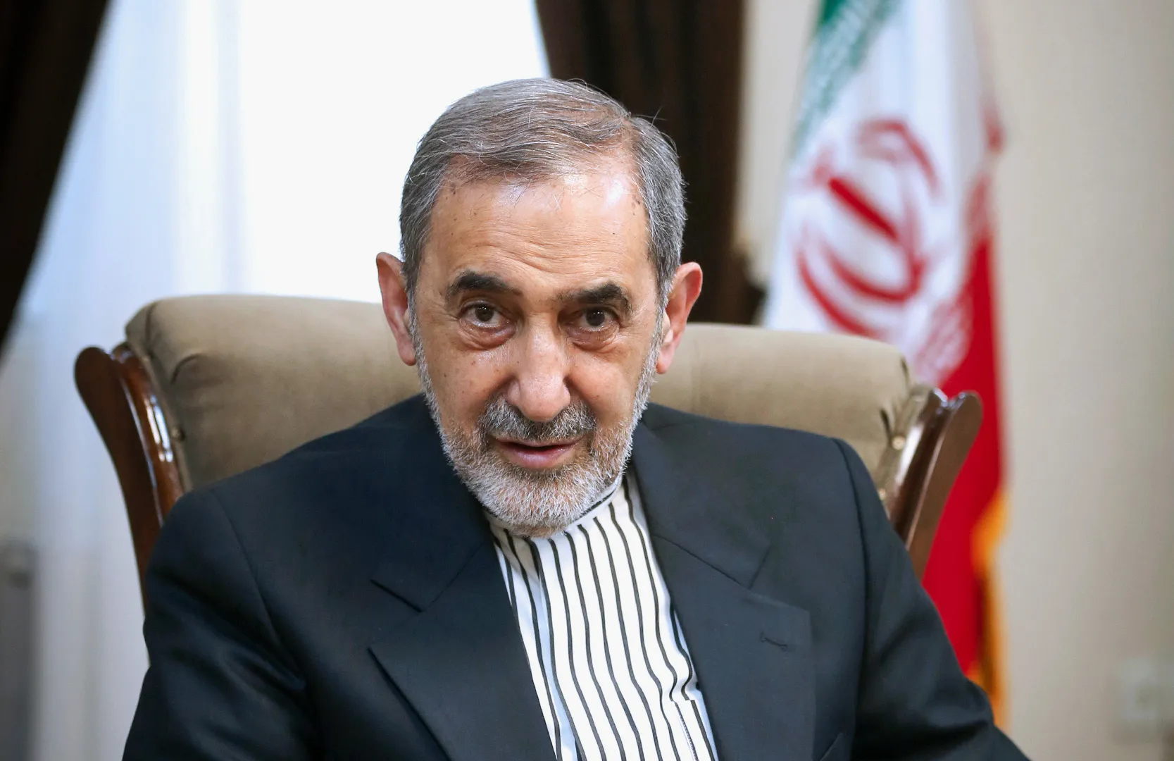 ولايتي: على الحكام العرب إفهام "ترامب" أن الخليج ليس مكانًا للمقامرة