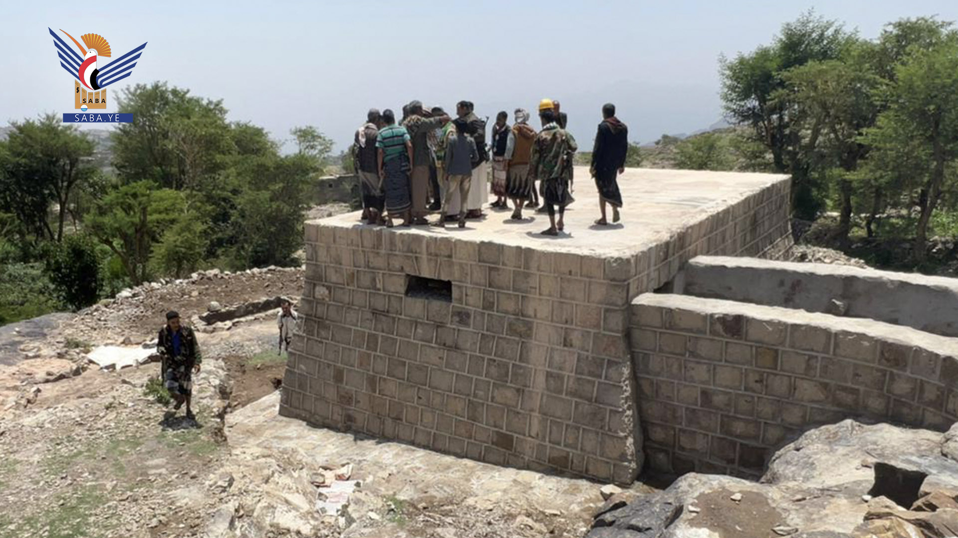  الشغدري يتفقد أعمال تصفية الحواجز المائية في منطقة بني مالك الحشاء بالضالع