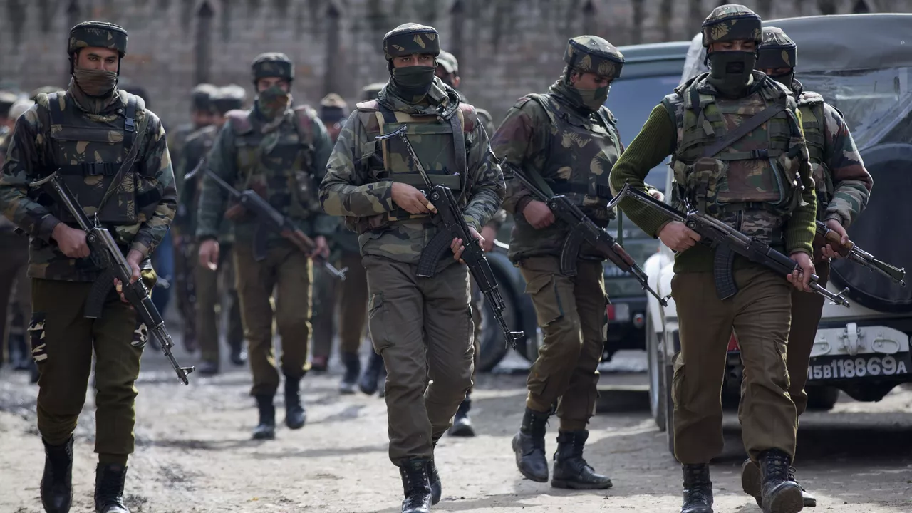 مقتل واصابة العشرات في تبادل القصف بين الهند وباكستان