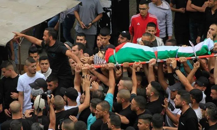 استشهاد فلسطينيَين وإصابة آخرين جراء اعتداءات العدو الصهيوني على قطاع غزة