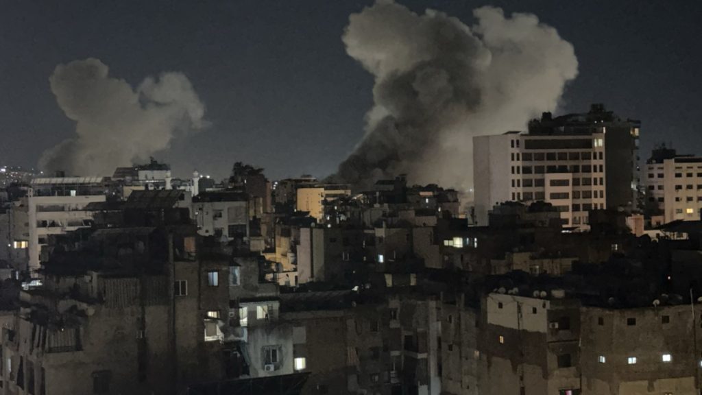 العدو الإسرائيلي يشن غارات على الضاحية الجنوبية لبيروت وبلدات جنوبي لبنان
