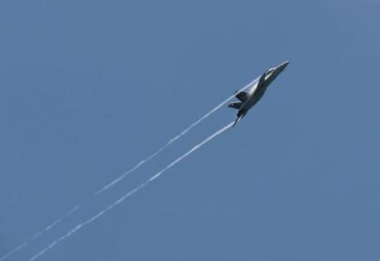 لبنان : مسيّرة صهيونية تلقي قنبلة على شاطئ رأس الناقورة وتحليق في أجواء الهرمل والبقاع الشمالي وصور