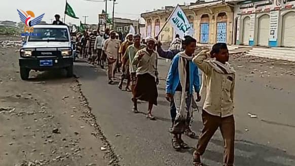 الحديدة... مسير شعبي لخريجي "دورات طوفان الأقصى" في القطيع