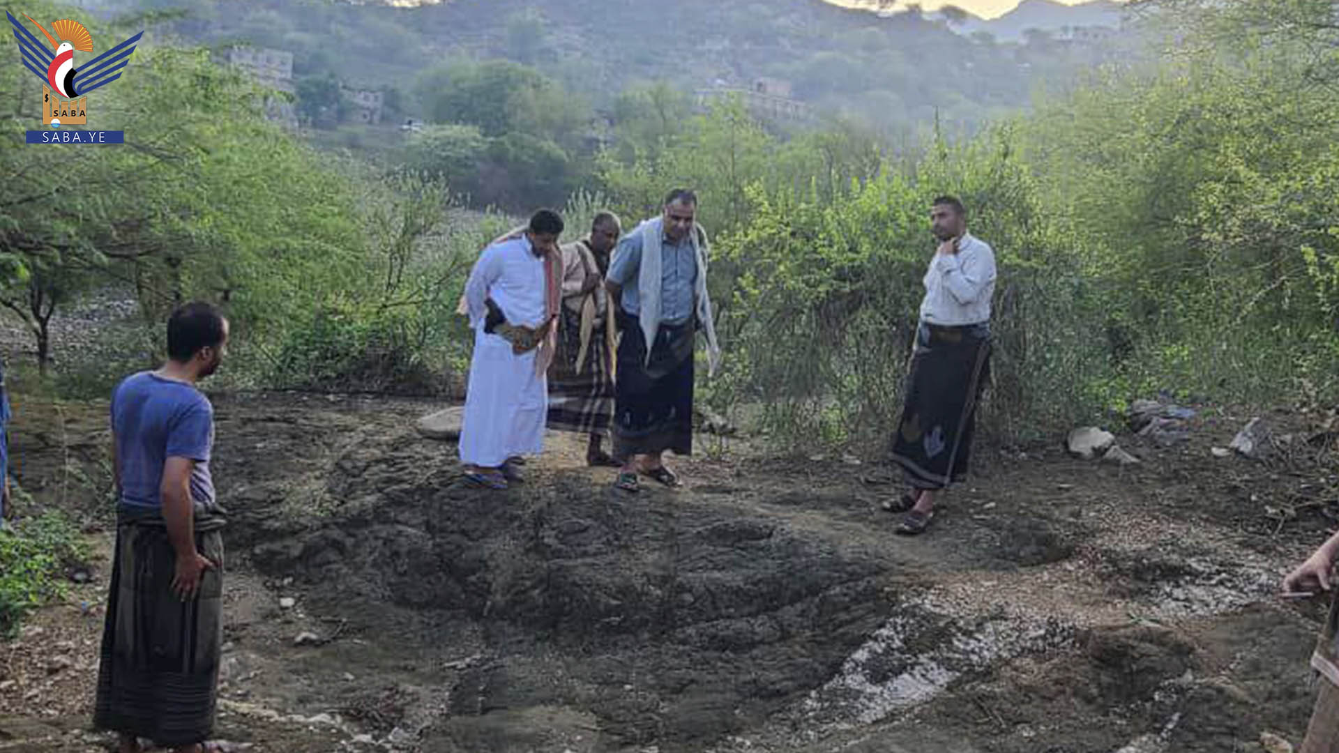 محافظ حجة يطلع على أضرار السيول في قفل شمر وعدد من الطرق