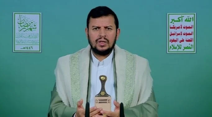 السيد الحوثي: نراقب الوضع في المنطقة.. ومستعدون لمساندة شعوب الأمة في أي مرحلة السيد الحوثي: نراقب الوضع في المنطقة.. ومستعدون لمساندة شعوب الأمة في أي مرحلة