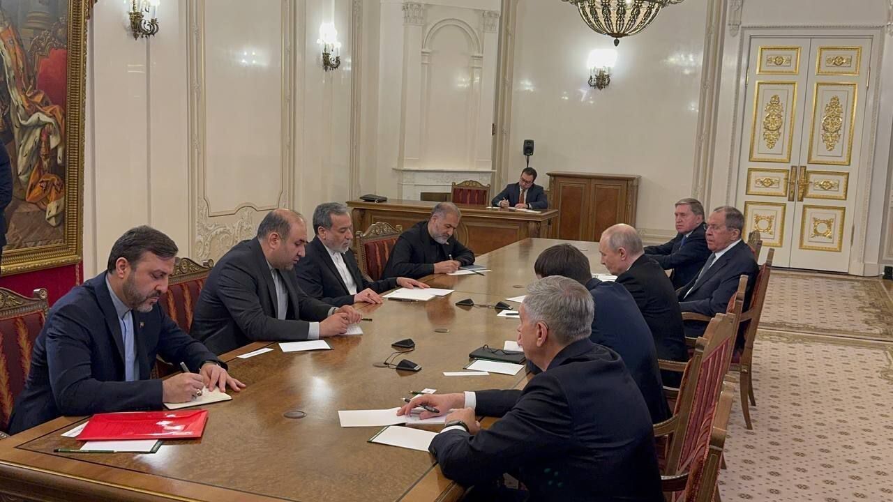 بوتين خلال لقائه عراقجي: روسيا تعتزم مواصلة علاقاتها الإستراتيجية مع إيران