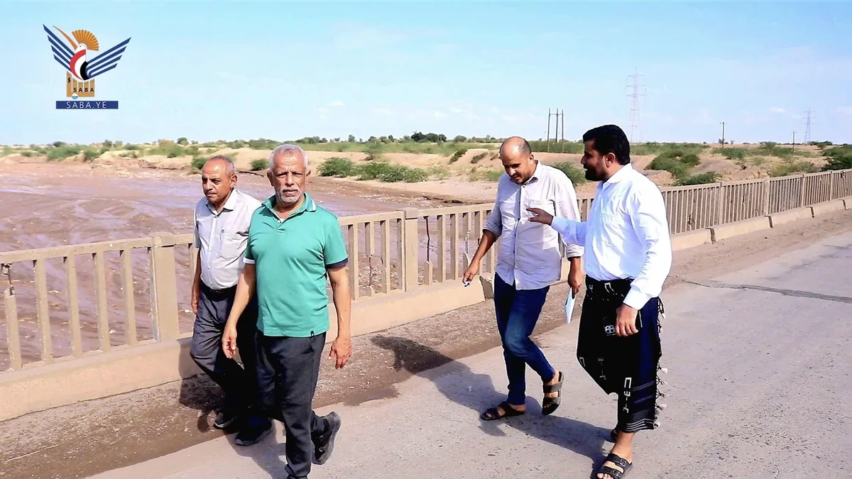 تفقد أوضاع وأضرار شبكة الطرق والجسور في المناطق المحررة بالحديدة وتعز