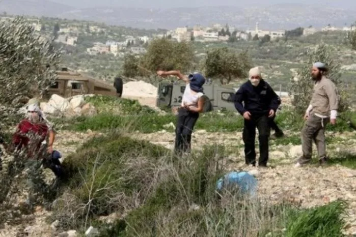 إصابة مواطن فلسطيني باعتداء لمستوطنين غرب سلفيت