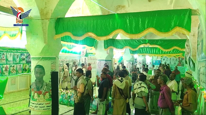 افتتاح معارض صور الشهداء في المغلاف والضحي واللحية بالحديدة