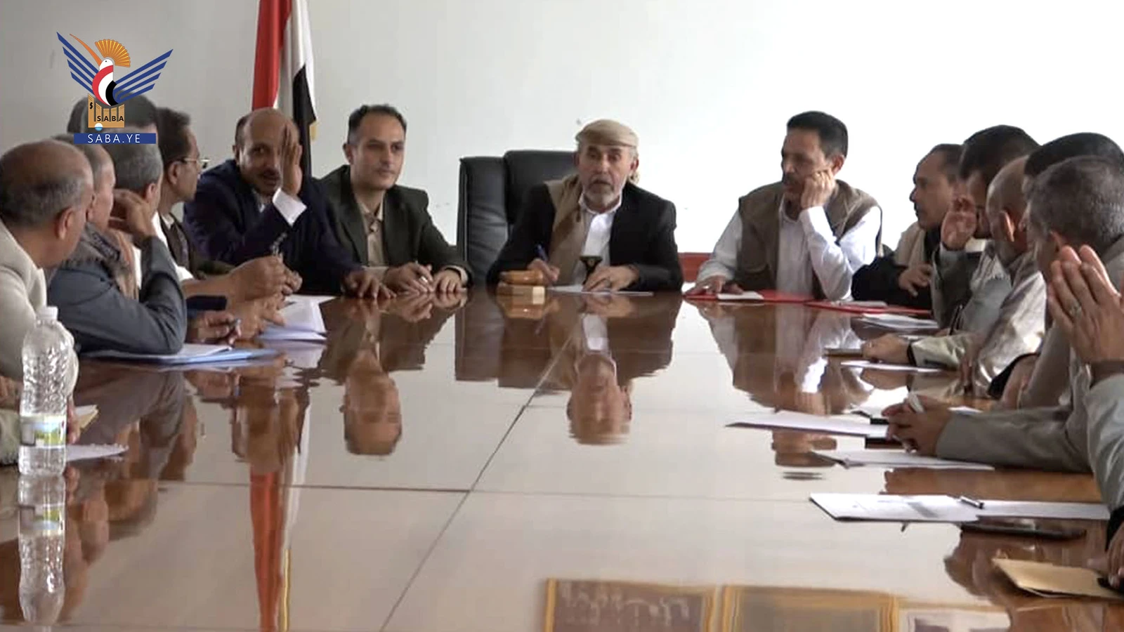 اجتماع في إب يناقش سبل تنمية الموارد المالية للوحدات الإدارية