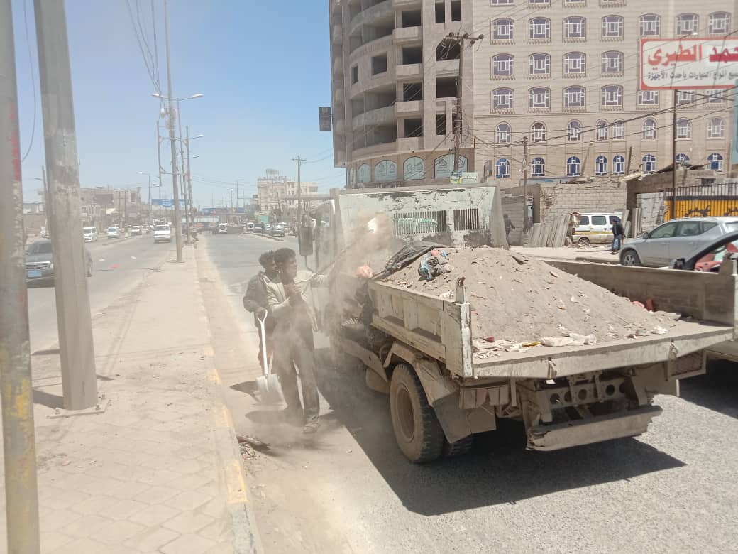 صنعاء .. جهود ملموسة لصندوق النظافة والتحسين خلال إجازة عيد الفطر المبارك 