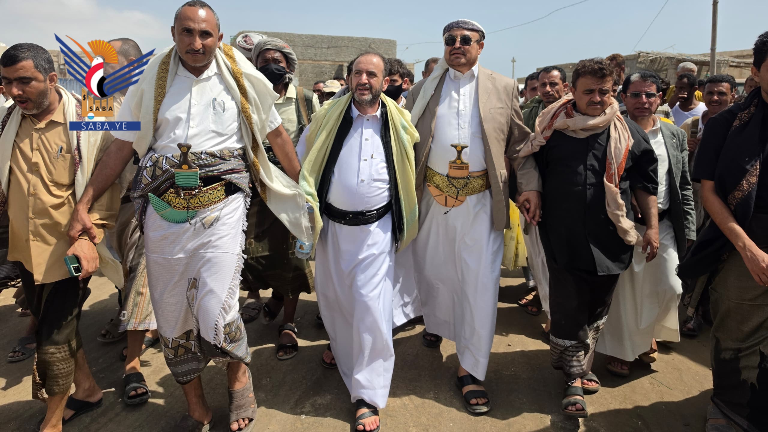 عُباد وعطيفي والمحاقري يتفقدون أحوال المرابطين في جزيرة كمران بالحديدة