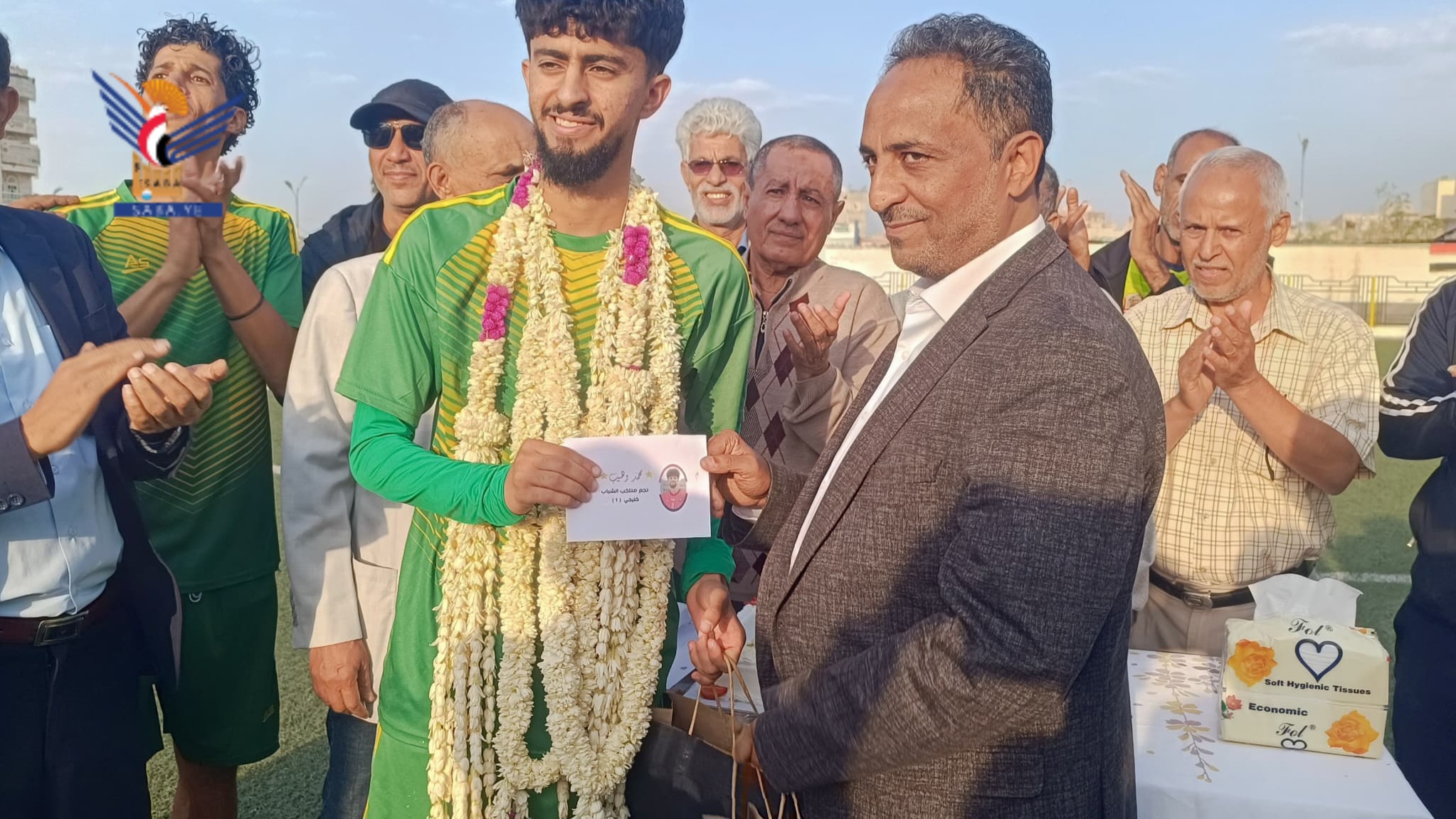 إدارة نادي 22 مايو تُكرّم لاعب المنتخب الوطني للشباب محمد وهيب إدارة نادي 22 مايو تُكرّم لاعب المنتخب الوطني للشباب محمد وهيب