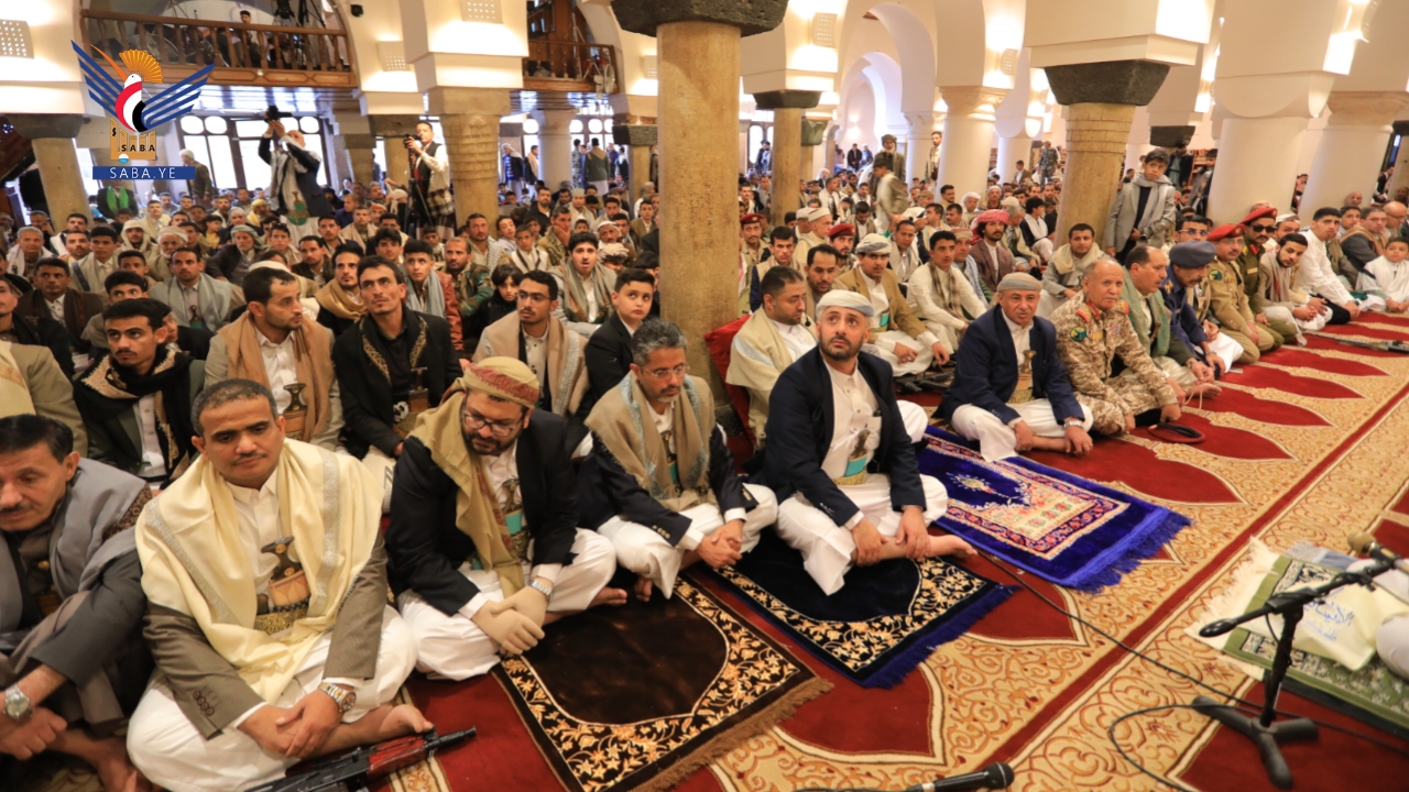 جموع المصلين يؤدون صلاة عيد الفطر المبارك بالعاصمة صنعاء والمحافظات