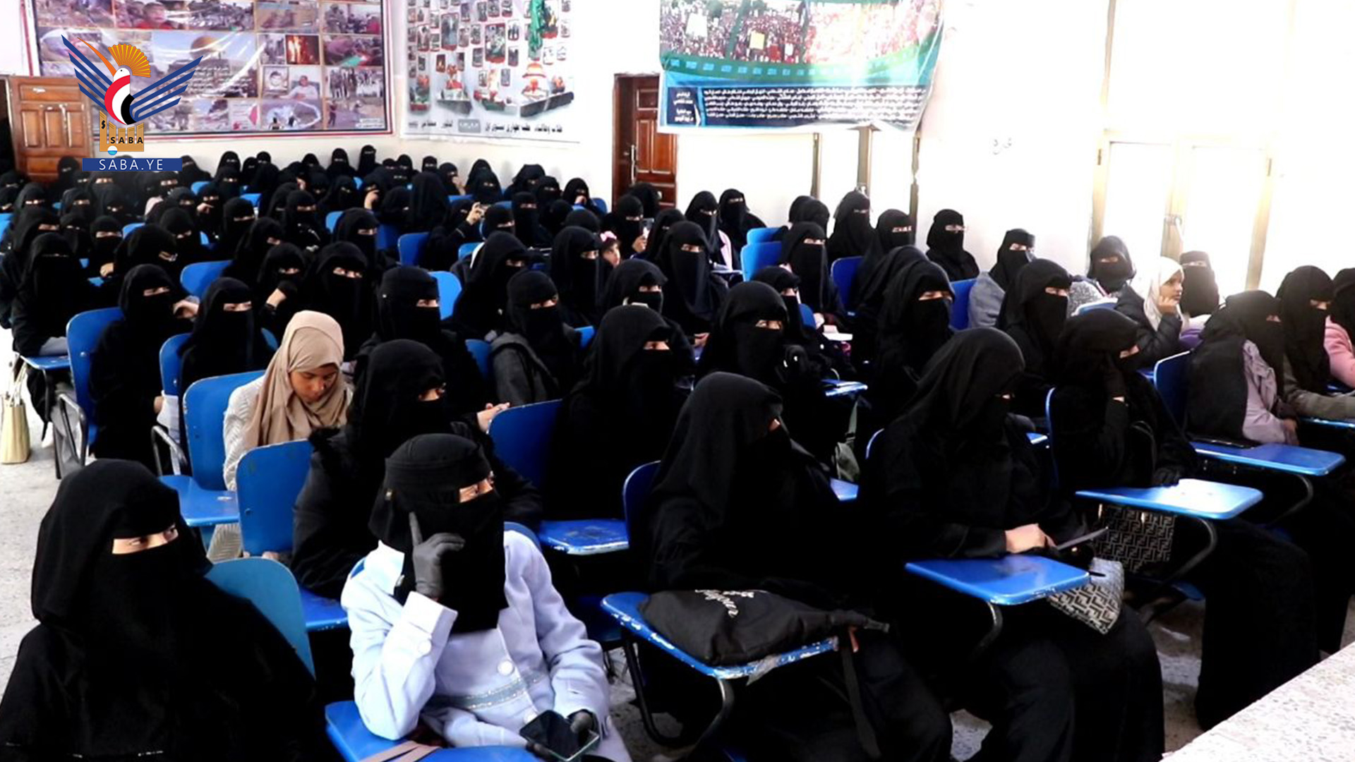 فعالية خطابية بكلية المجتمع في ذمار بذكرى ميلاد الزهراء