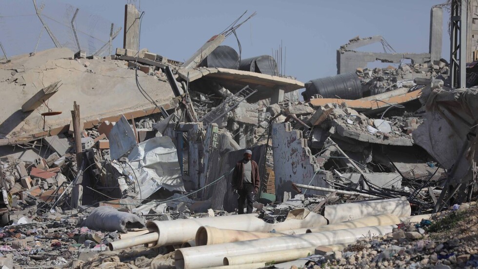 استشهاد 6 فلسطينيين وجرح آخرين بقصف العدو الإسرائيلي غرب دير البلح