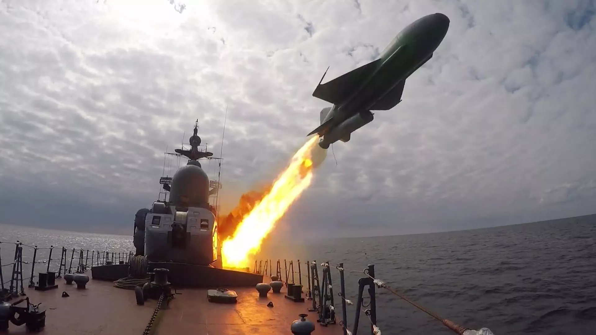 حاكم روستوف يعلن سقوط إصابات وتضرر سفينة بعد هجوم أوكراني