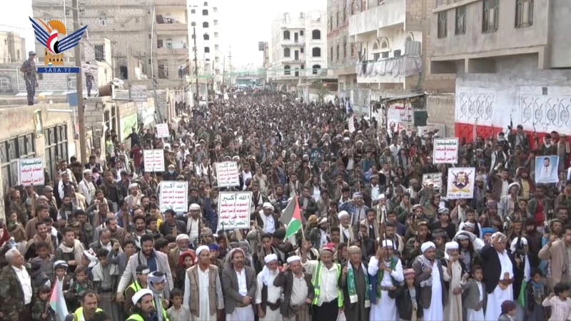 مسيرات حاشدة في البيضاء وفاءً للشهداء واستمرار إسناد غزة