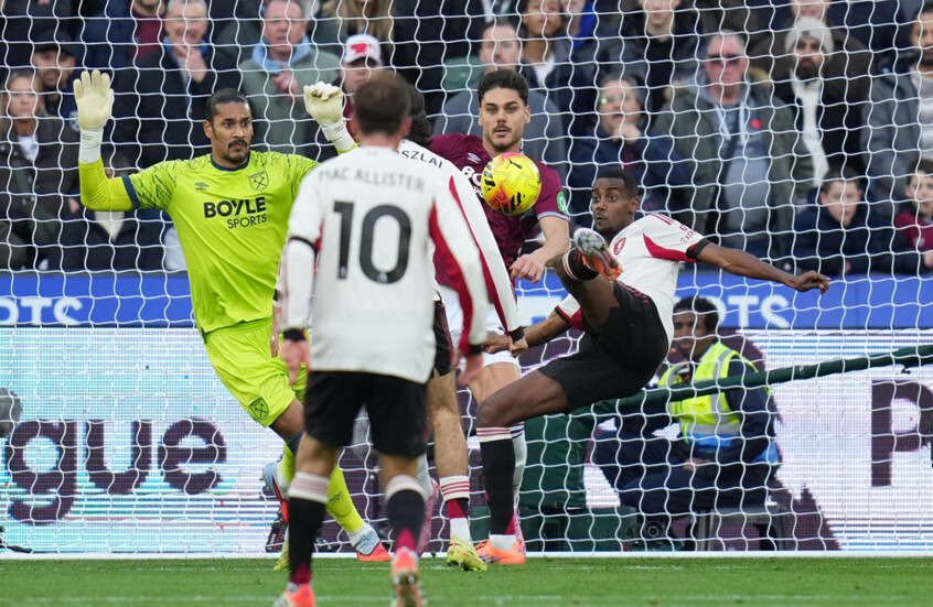 ليفربول يفوز على وست هام بهدفين نظيفين في الدوري الإنجليزي