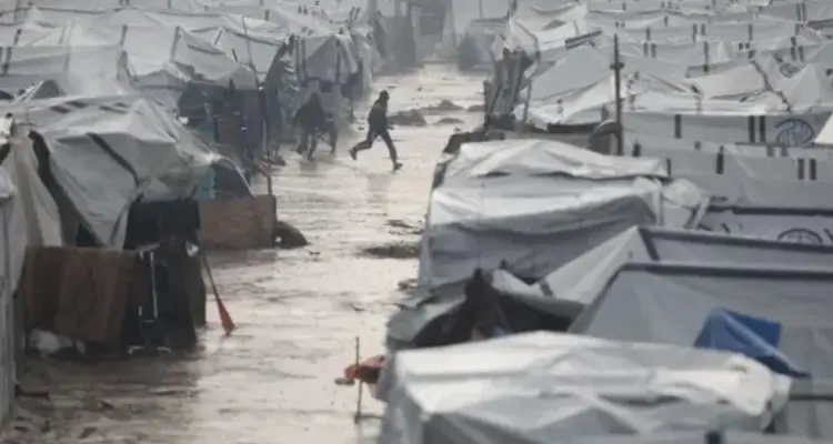 الدفاع المدني في غزة: تفاقم المأساة الإنسانية مع استمرار قيود المعابر وسياسة “التنقيط” في إدخال المساعدات