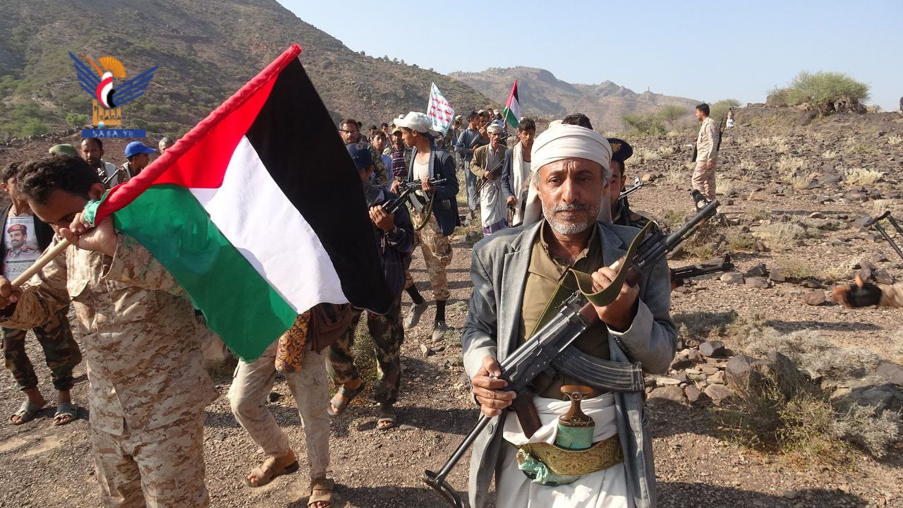 مسيرات ومناورة في مديريات حجة بالذكرى السنوية للشهيد