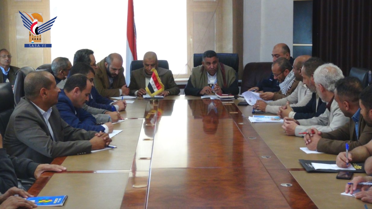 مناقشة مشروعي تطوير الخدمات وتبسيط الإجراءات ومدونة السلوك الوظيفي بوزارة الكهرباء والمياه