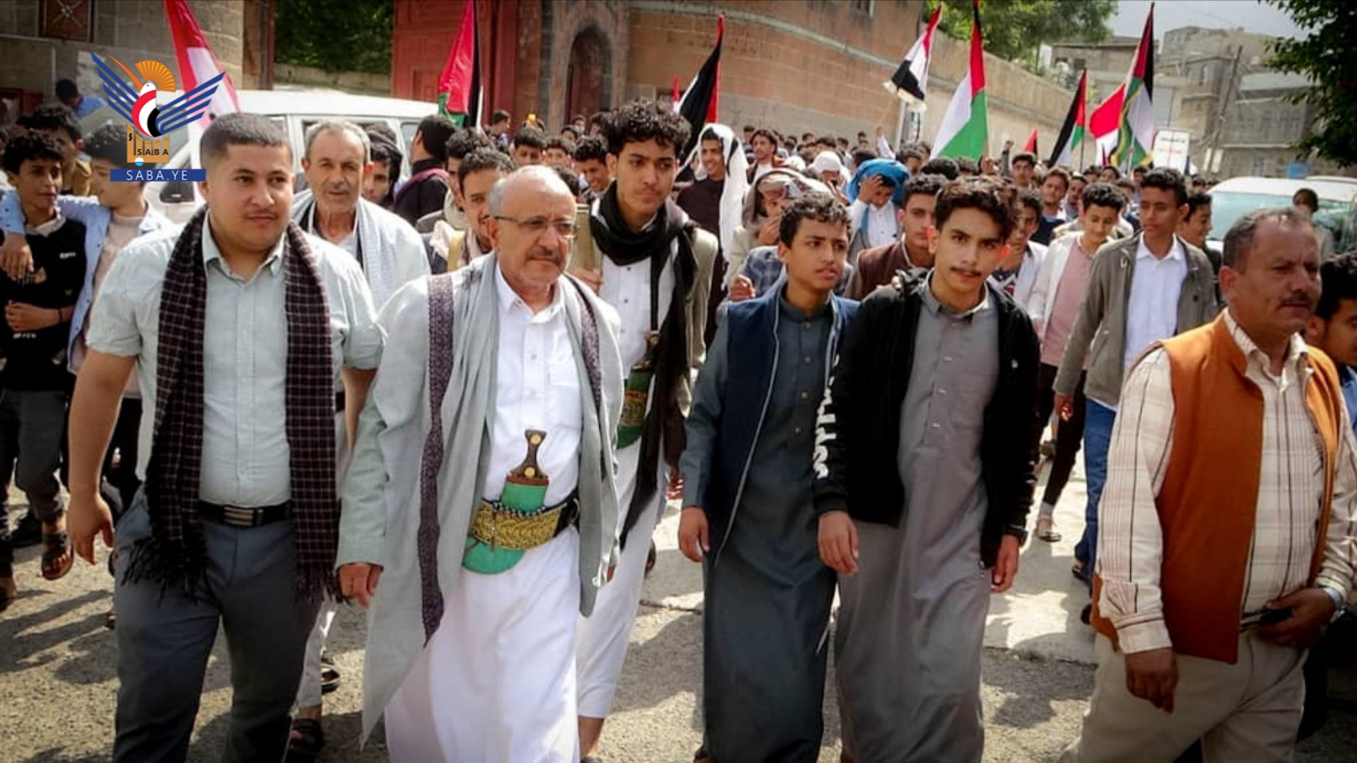   إب.. مسيرات طلابية تنديداً بجرائم الكيان الصهيوني في غزة