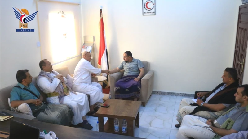 لقاء بالحديدة يناقش أوضاع الهلال الأحمر اليمني ومتطلبات تنفيذ المشاريع الإنسانية