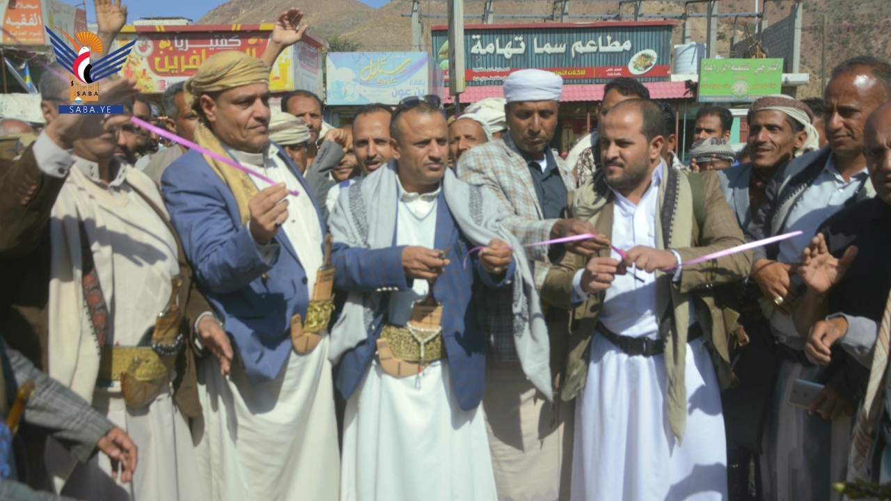 تعز.. افتتاح سوق الحويج المركزي في نقيل الإبل بمديرية صبر الموادم