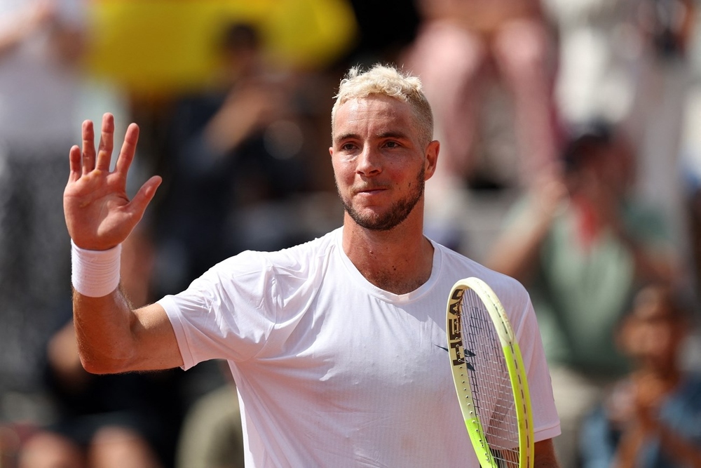 لينارد شتروف يتأهل إلى دور الثمانية ببطولة جينيرالي للتنس     