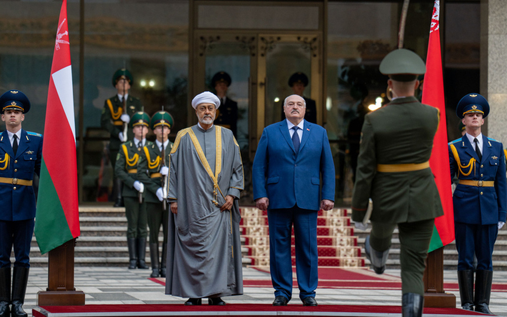 سلطان عُمان ورئيس بيلاروس يؤكّدان أهمية تطوير مجالات التّعاون