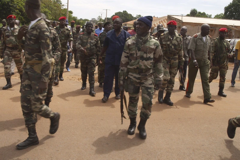 انقلاب عسكري في غينيا بيساو وضباط يعلنون السيطرة على البلاد